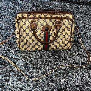 Super cute designer looking purse!